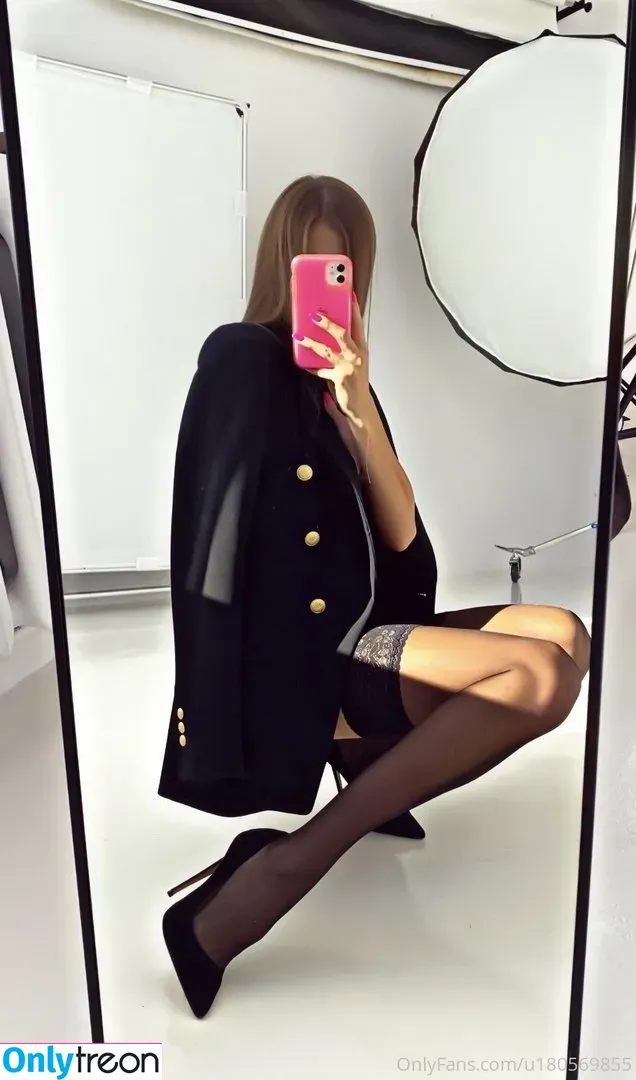 linadiaa nude photo #0007 (linadiaa)