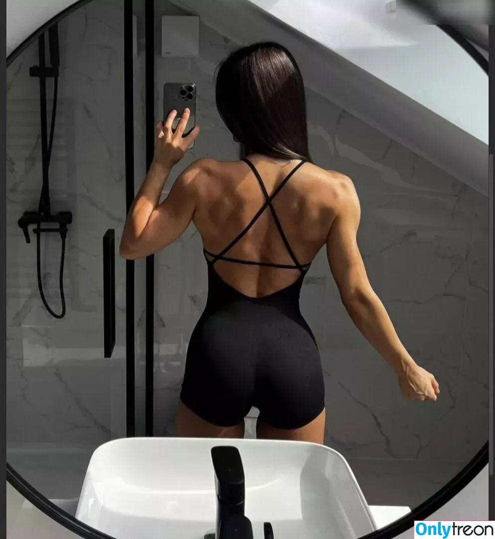 linasphysique голая photo #0037 (linasphysique)