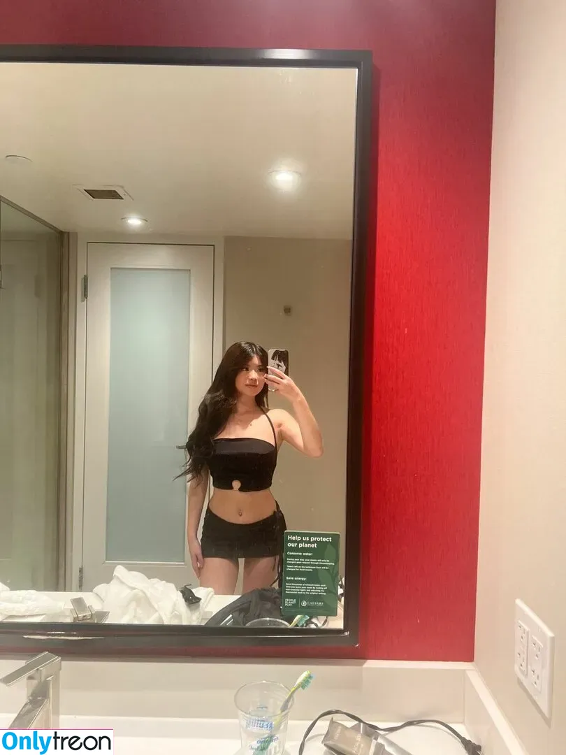 linawinaly nude photo #0124 (linaalovee7)
