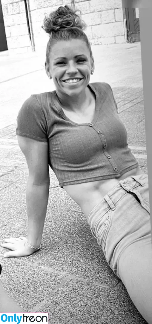Linda Dallmann nude photo #0025 (dallmannlinda)