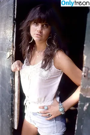 Linda Ronstadt / lindaronstadtmusic nude photo #0004
