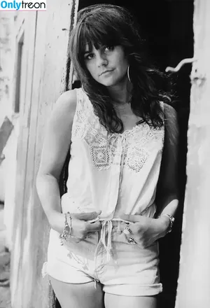 Linda Ronstadt / lindaronstadtmusic nude photo #0012