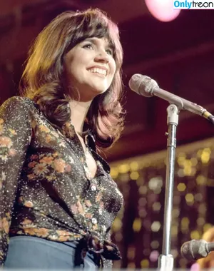 Linda Ronstadt / lindaronstadtmusic nude photo #0016