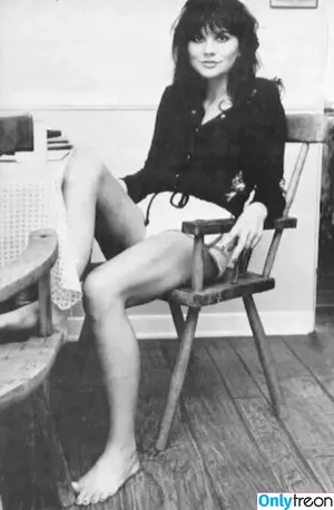 Linda Ronstadt / lindaronstadtmusic nude photo #0025