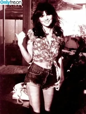 Linda Ronstadt / lindaronstadtmusic nude photo #0032