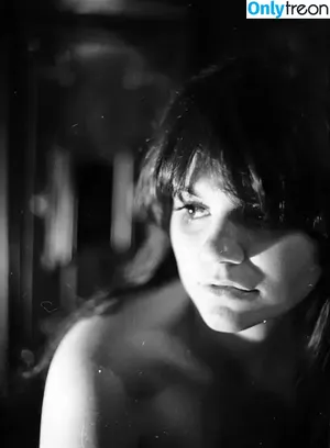 Linda Ronstadt / lindaronstadtmusic nude photo #0040