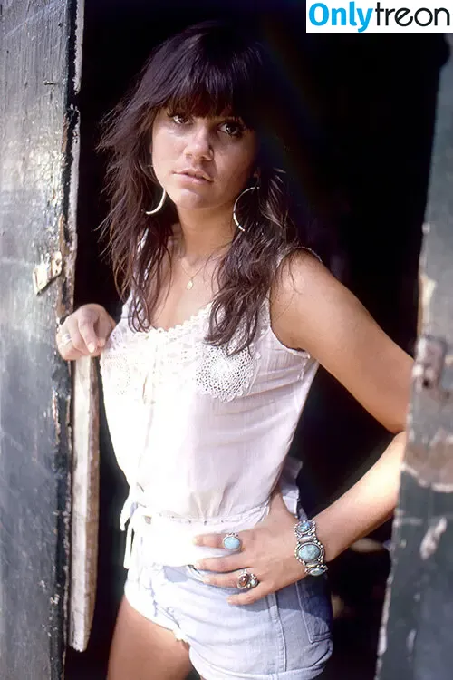 Linda Ronstadt nude photo #0004 (lindaronstadtmusic)