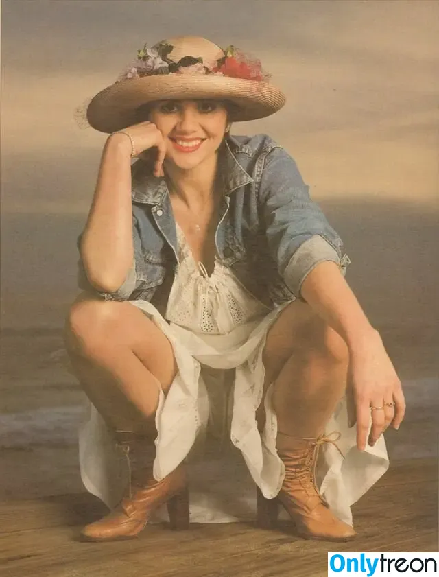 Linda Ronstadt nude photo #0031 (lindaronstadtmusic)