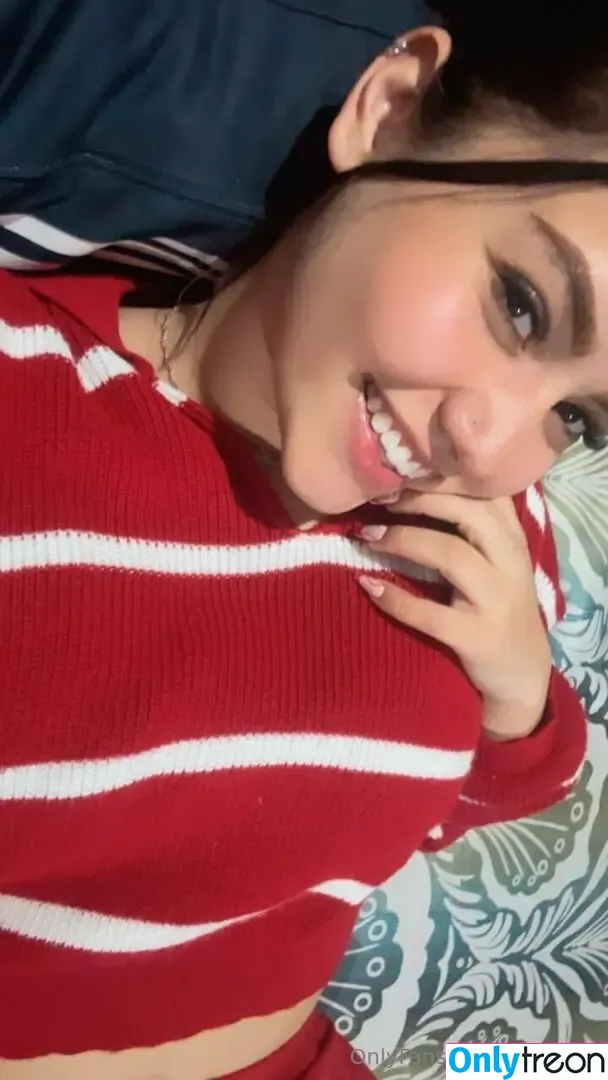 lindadbs nude photo #0004 (lindadb_)