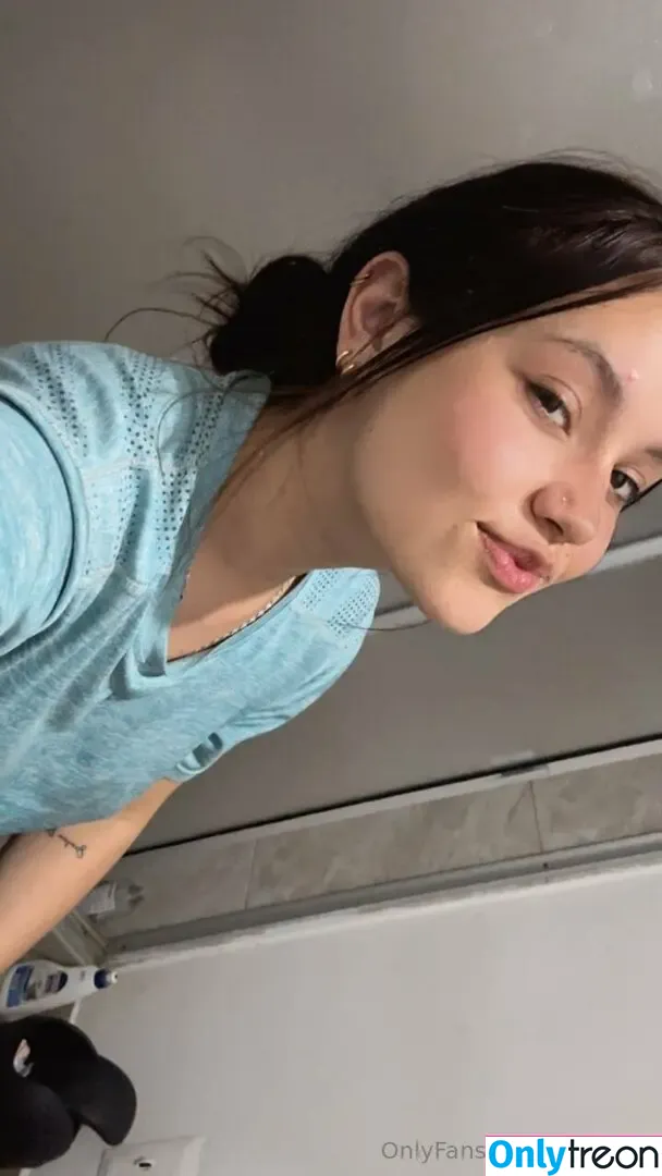 lindadbs nude photo #0031 (lindadb_)