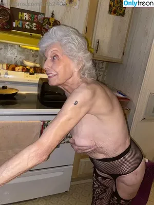  nude photo #0004