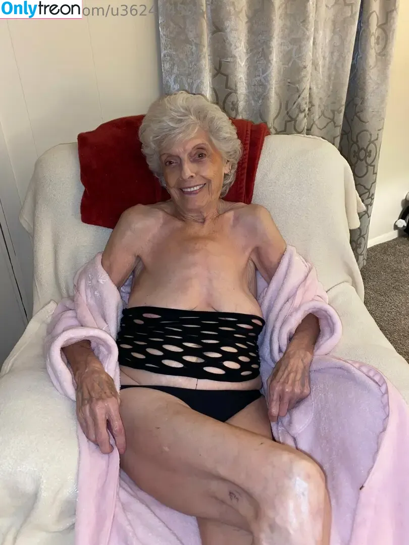 lindahope1939 nude photo #0038 (lindahope1939)