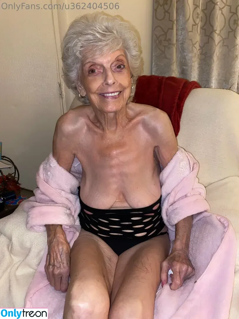 lindahope1939 nude photo #0041 (lindahope1939)