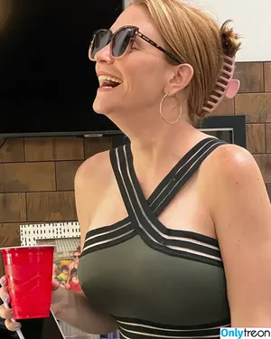 Lindsay DeFranco / linzdefranco nude photo #0011