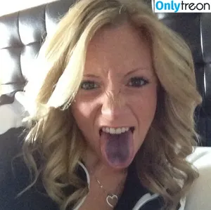 Lindsay DeFranco / linzdefranco nude photo #0022