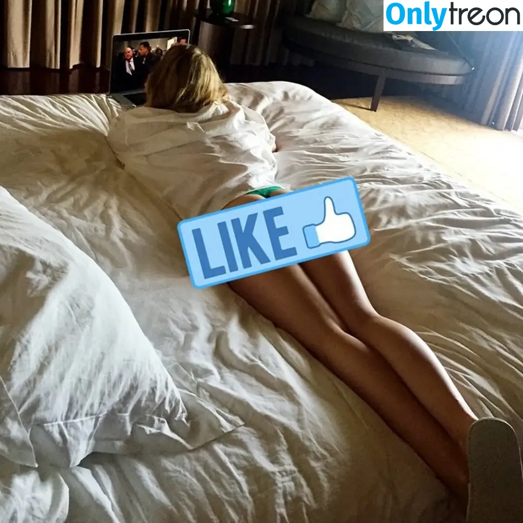 Lindsay DeFranco nude photo #0006 (linzdefranco)