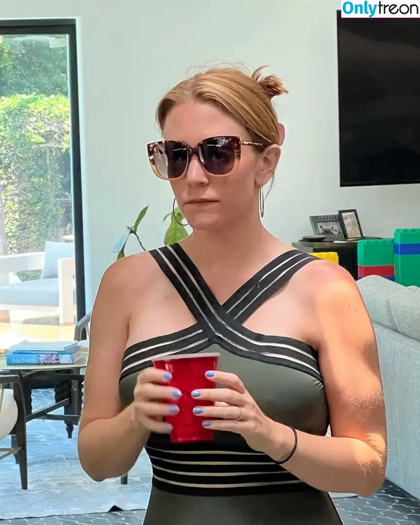 Lindsay DeFranco nude photo #0013 (linzdefranco)