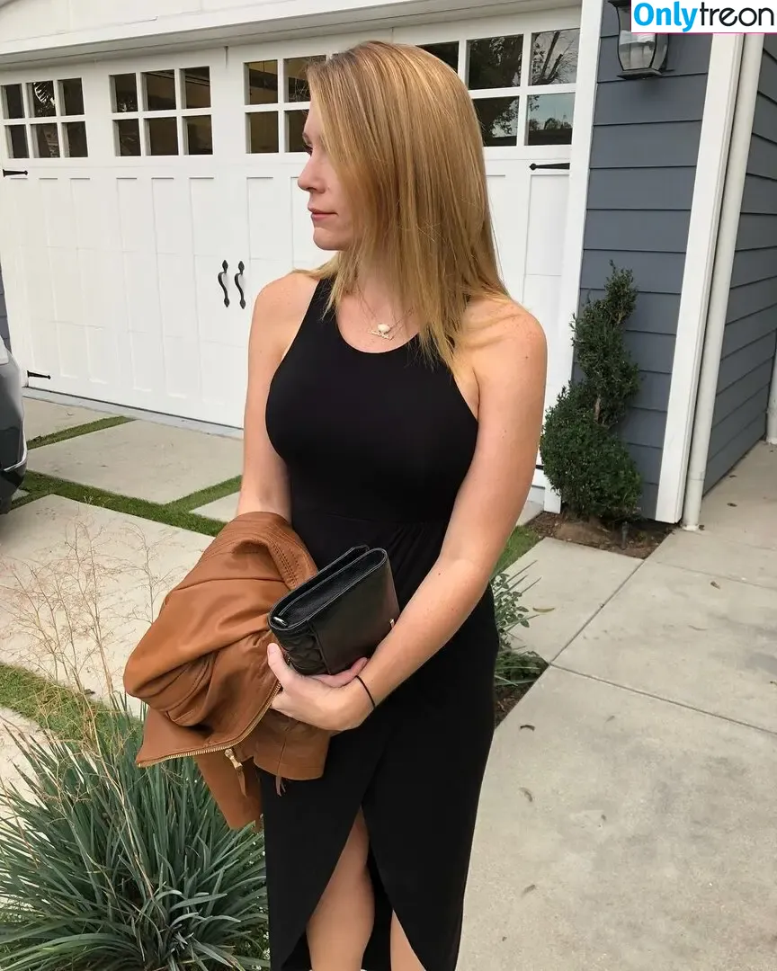 Lindsay DeFranco nude photo #0016 (linzdefranco)