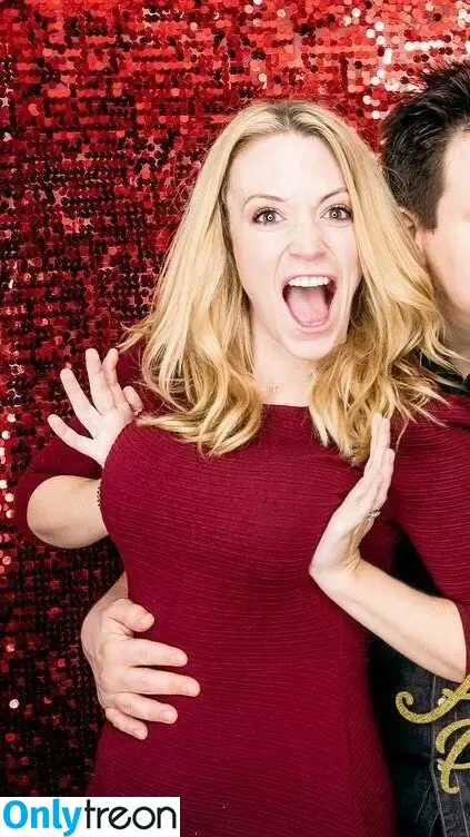 Lindsay DeFranco nude photo #0017 (linzdefranco)