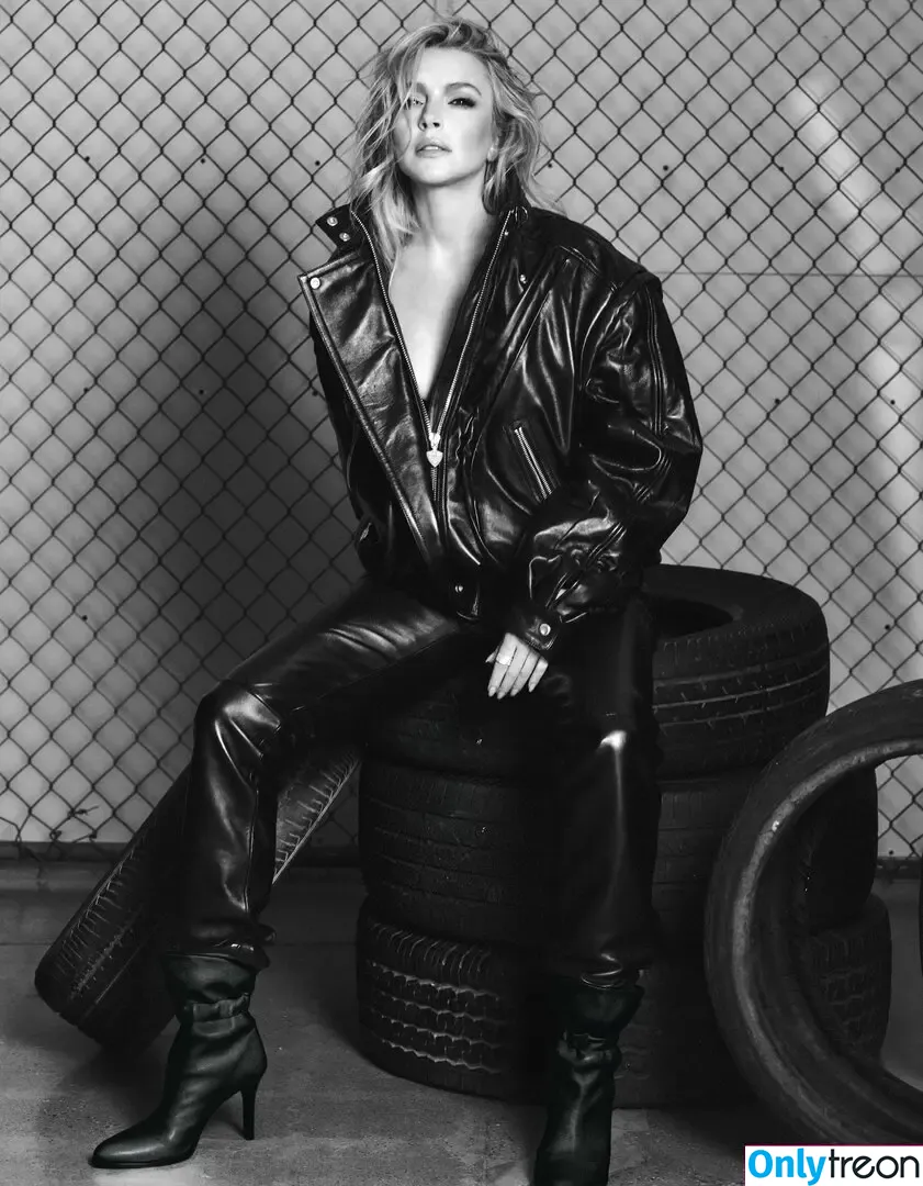 Lindsay Lohan голая photo #1021 (lindsaylohan)