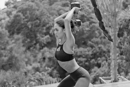 Lindsey Morgan / linzzmorgan фото голая #0013