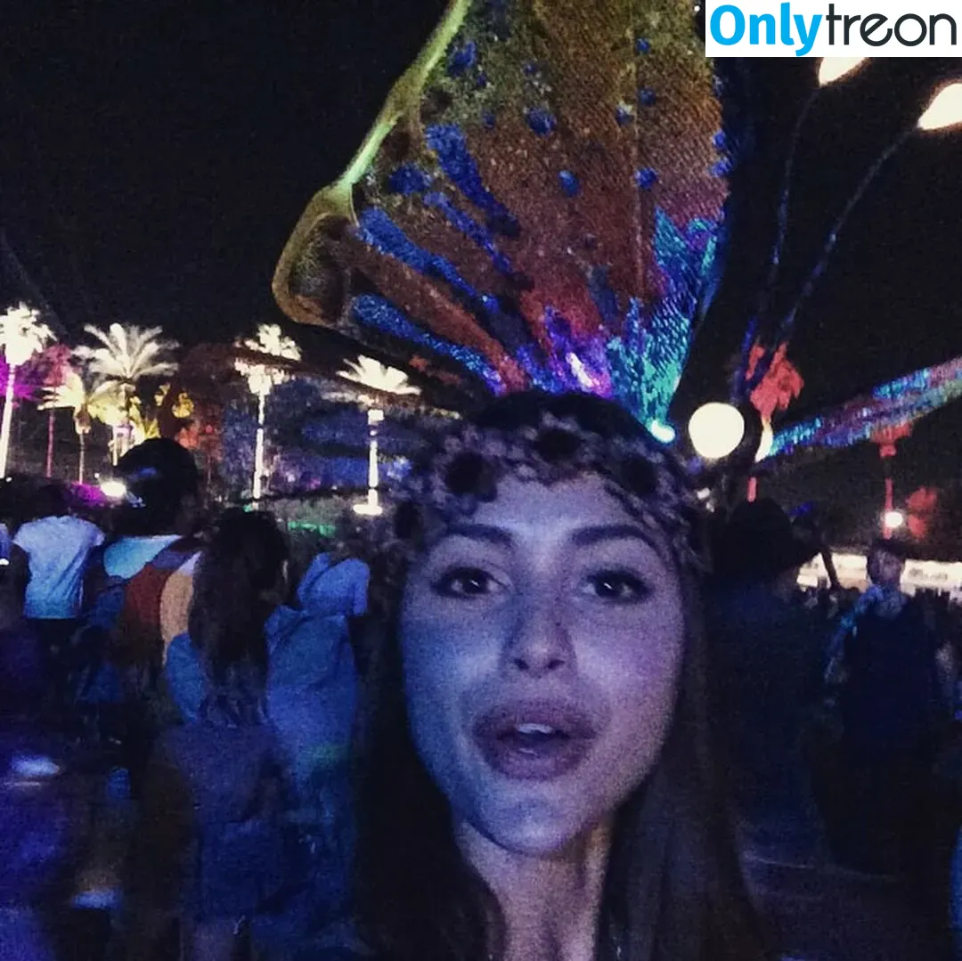 Lindsey Morgan голая photo #0044 (linzzmorgan)