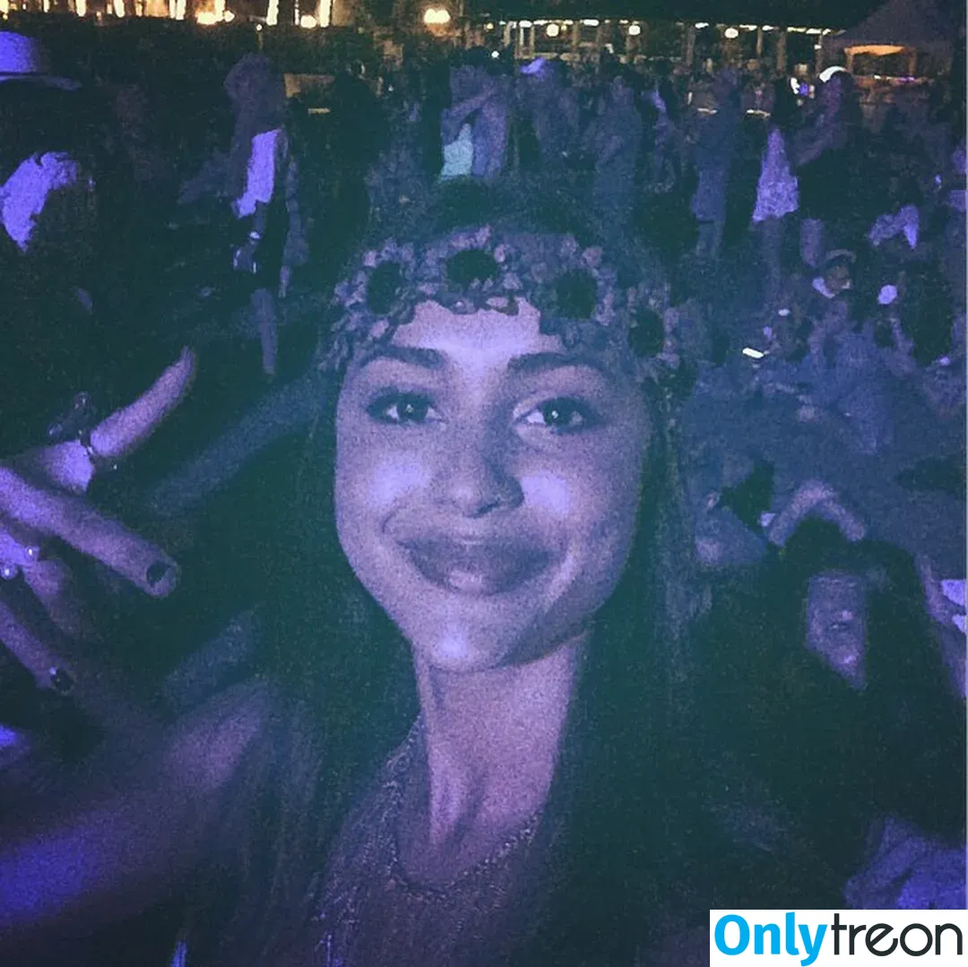 Lindsey Morgan голая photo #0048 (linzzmorgan)