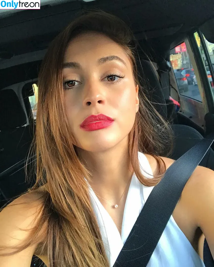 Lindsey Morgan nude photo #0057 (linzzmorgan)