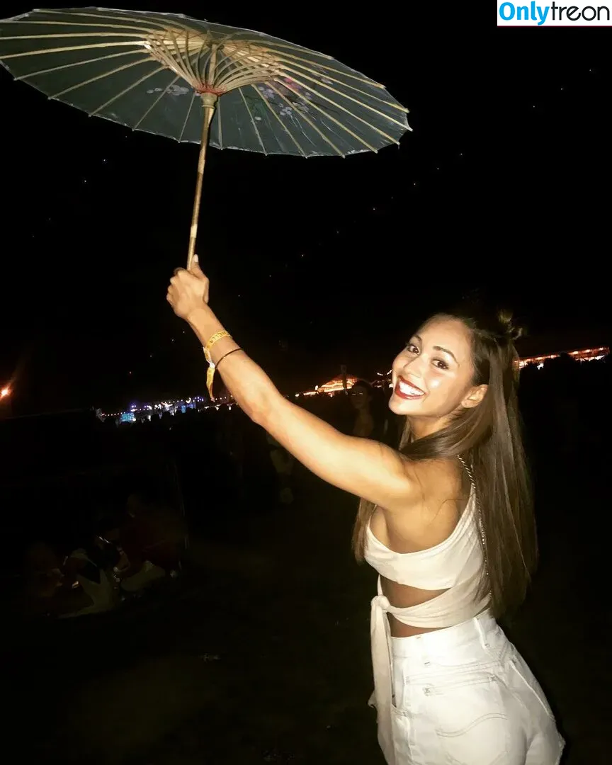 Lindsey Morgan голая photo #0087 (linzzmorgan)