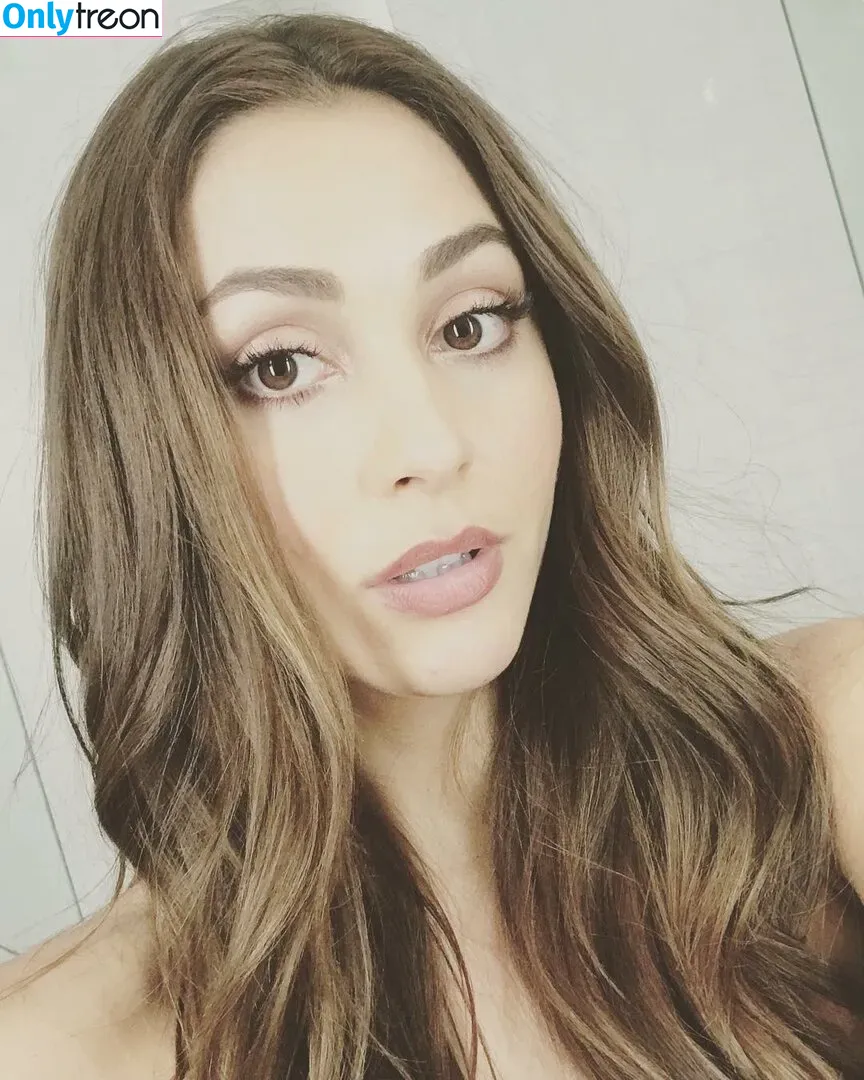 Lindsey Morgan nude photo #0093 (linzzmorgan)