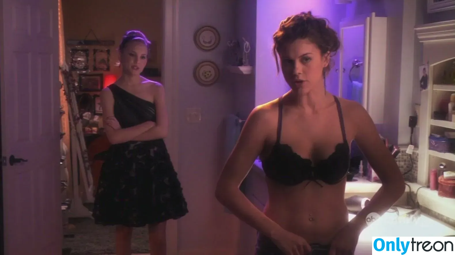 Lindsey Shaw nude photo #0024 (ladymshawsters)