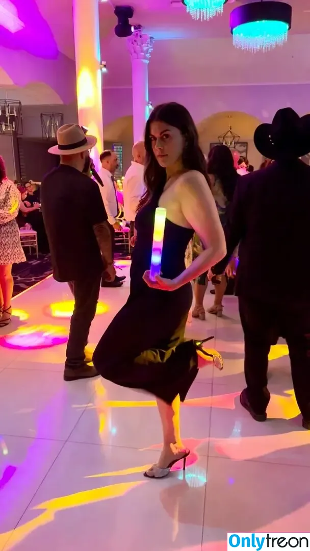 Lindsey Shaw голая photo #0209 (ladymshawsters)