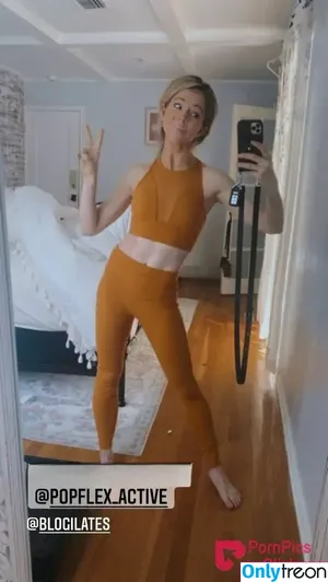 Lindsey Stirling / lindseystirling nude photo #0339