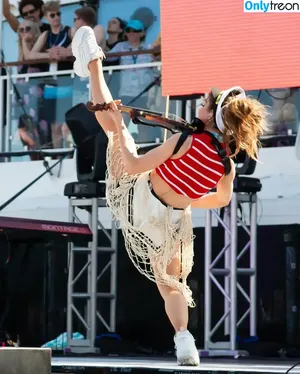 Lindsey Stirling / lindseystirling nude photo #0354