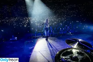 Lindsey Stirling / lindseystirling nude photo #0394