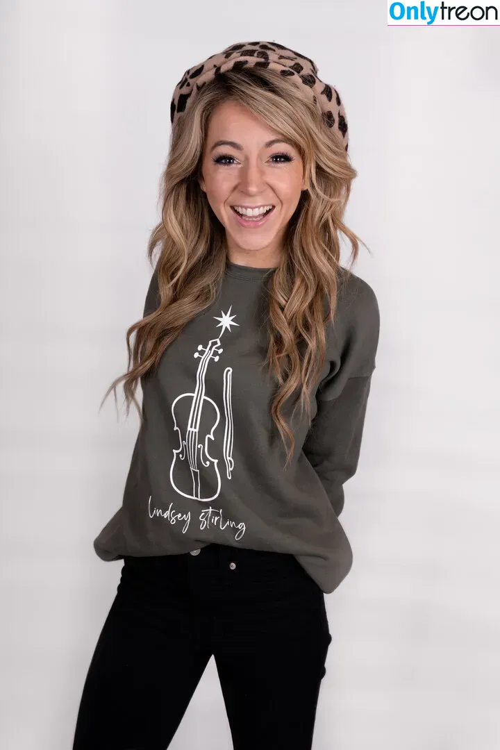 Lindsey Stirling голая photo #0085 (lindseystirling)