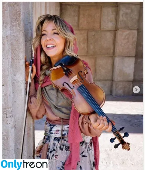 Lindsey Stirling голая photo #0087 (lindseystirling)