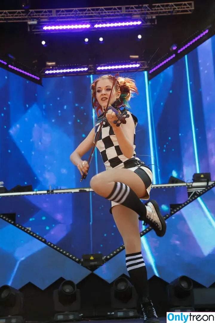 Lindsey Stirling голая photo #0098 (lindseystirling)
