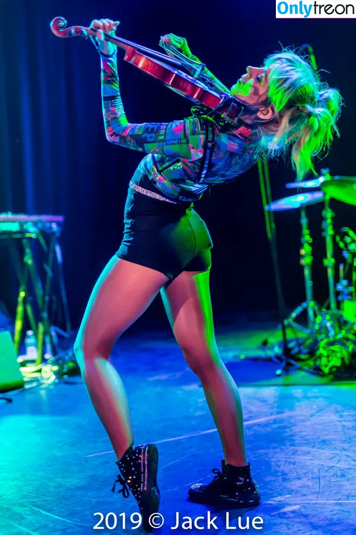 Lindsey Stirling голая photo #0099 (lindseystirling)