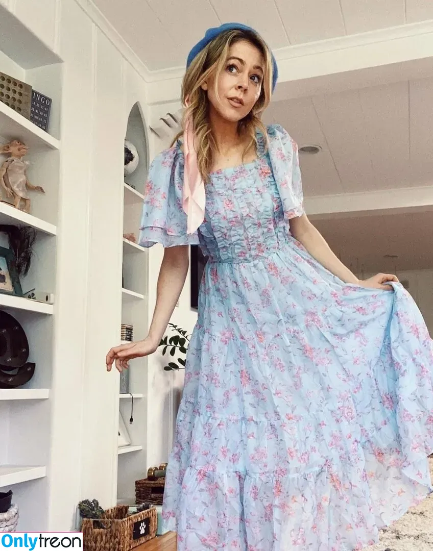 Lindsey Stirling nude photo #0146 (abbysiscoprinus / lindseystirling)