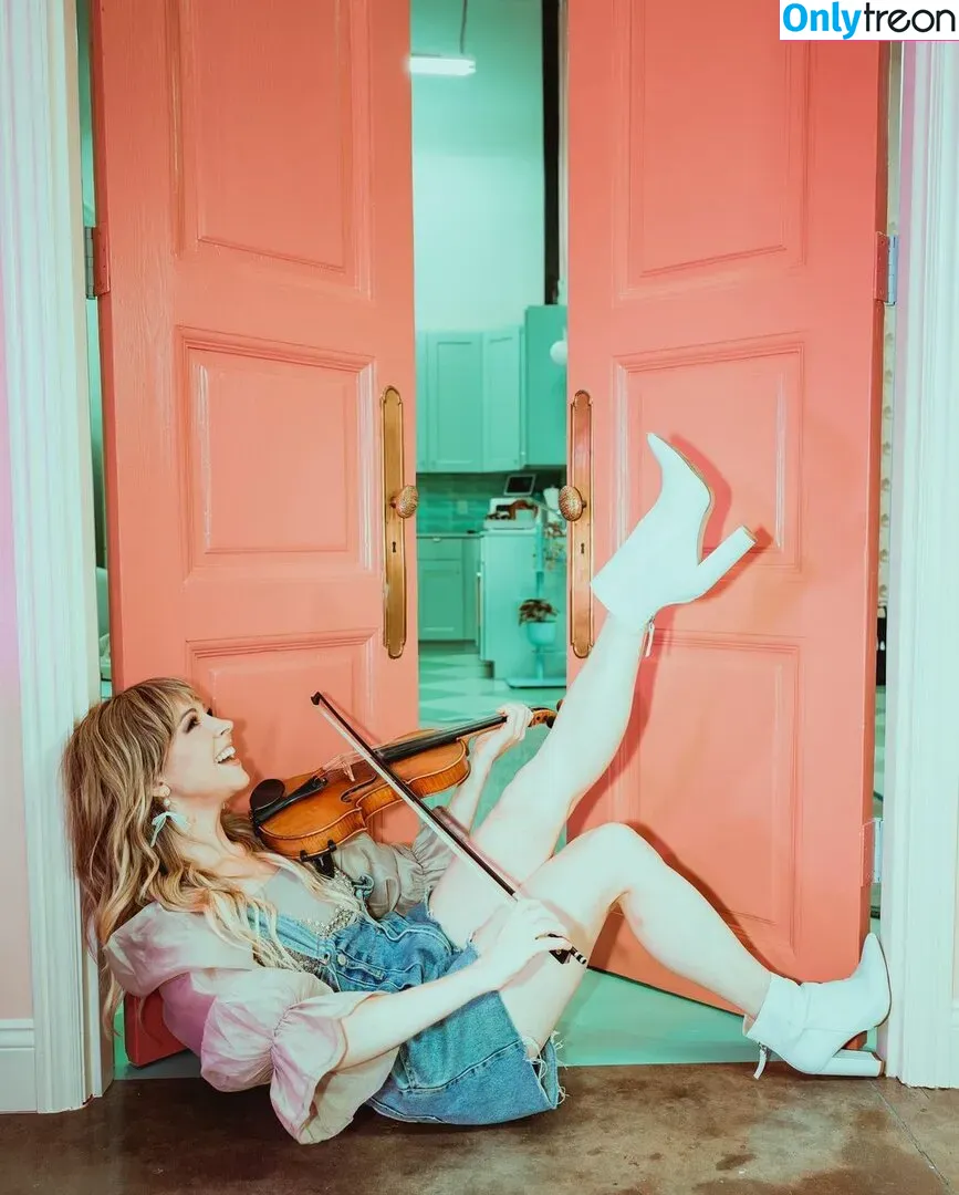 Lindsey Stirling голая photo #0177 (abbysiscoprinus / lindseystirling)