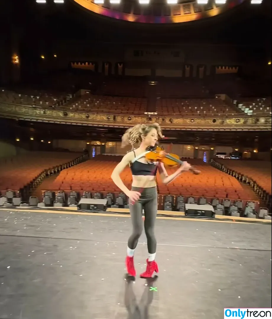 Lindsey Stirling голая photo #0215 (abbysiscoprinus / lindseystirling)