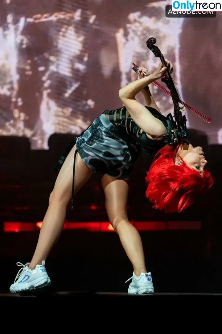 Lindsey Stirling nude photo #0327 (lindseystirling)