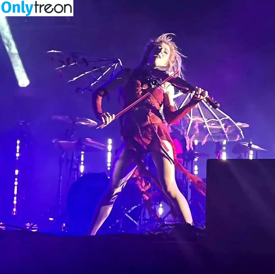 Lindsey Stirling nude photo #0403 (lindseystirling)
