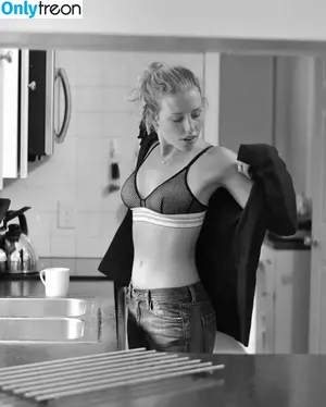 Lindsley Register / lindsey___register nude photo #0004