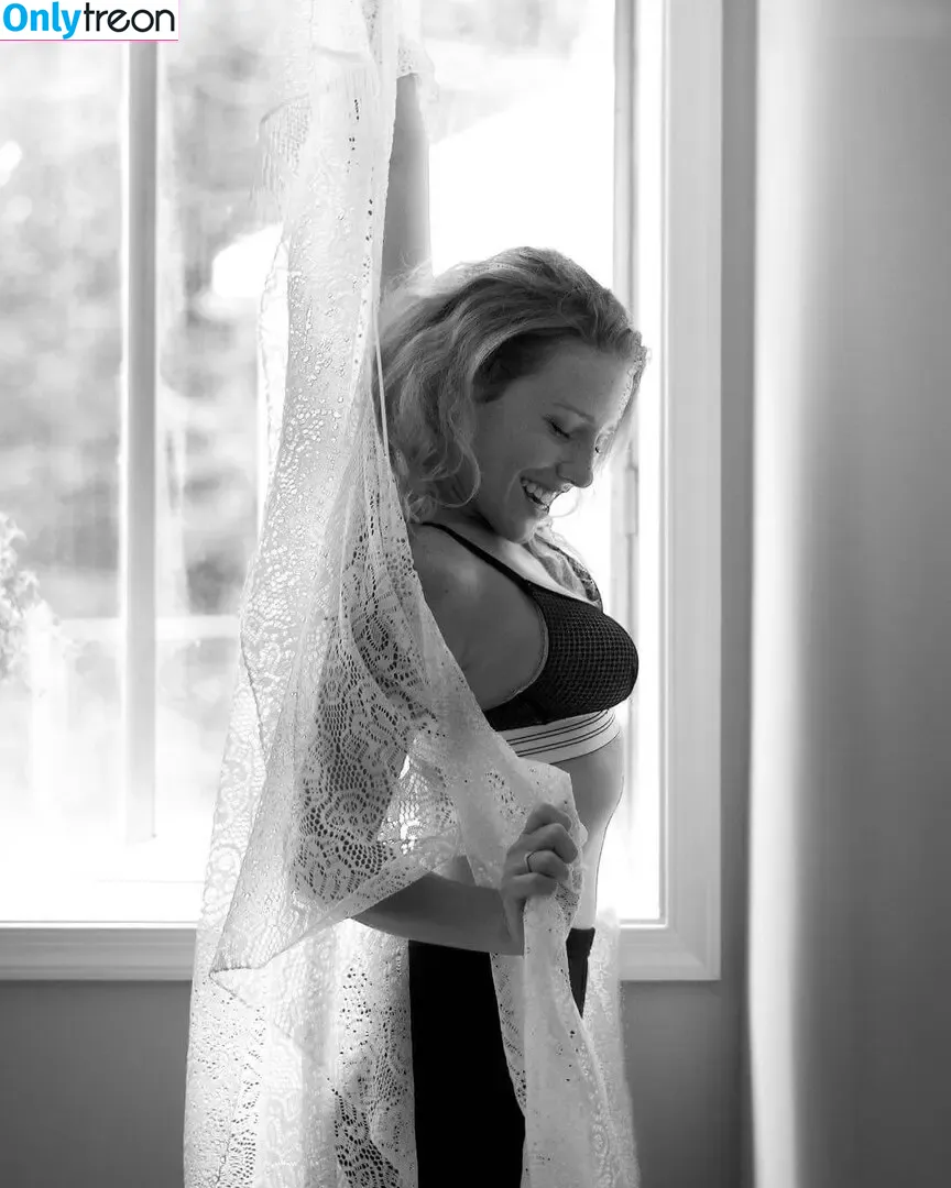 Lindsley Register nude photo #0017 (lindsey___register)