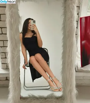  nude photo #0002