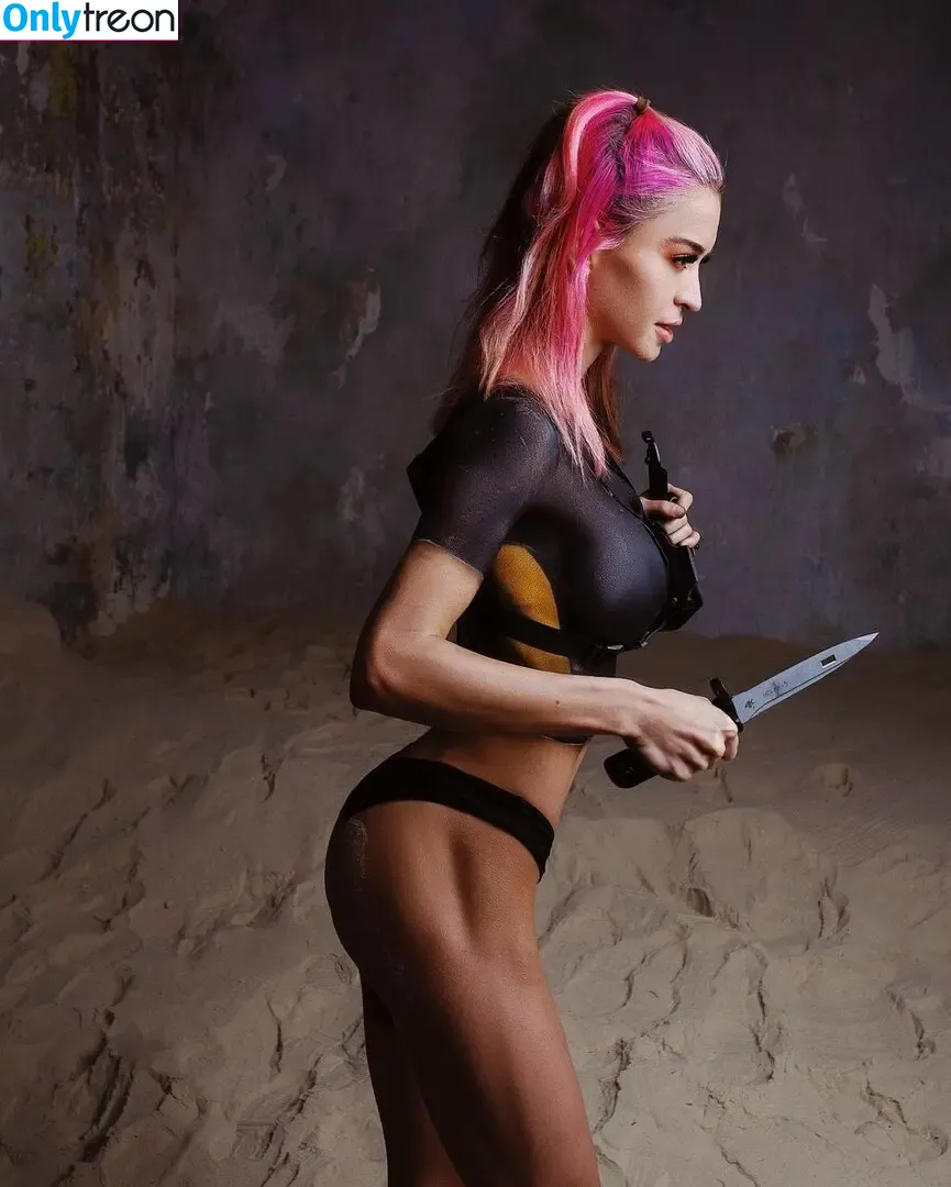 Liqueen nude photo #0017 (liqueen.offi)