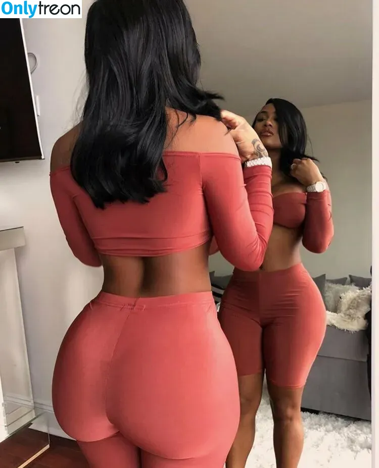 Lira Galore nude photo #0022 (Lira Mercer / lira_galore / liragalore)