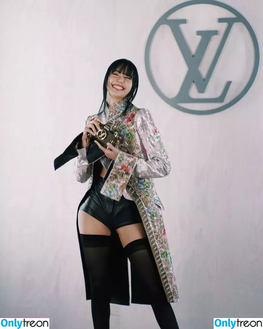 Lisa голая photo #0377 (Blackpink / thereallisaann / xlisa_olivex)